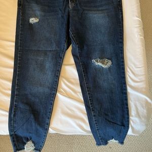 Distressed jeggings